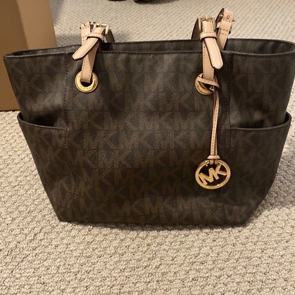 Michael Kors Handbags - Purse